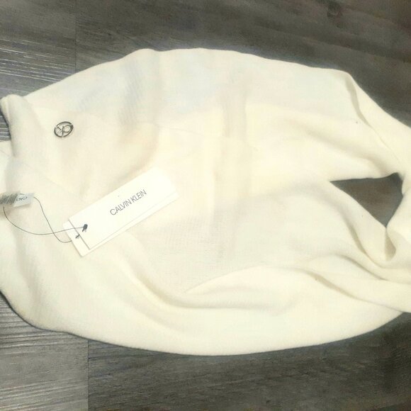 Calvin Klien Ivory Infinity scarf- NWT - Picture 1 of 8